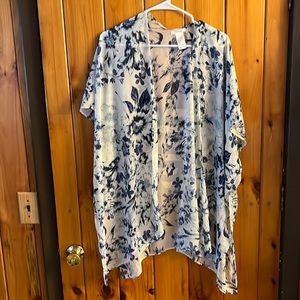 Maurices women’s kimono. One size